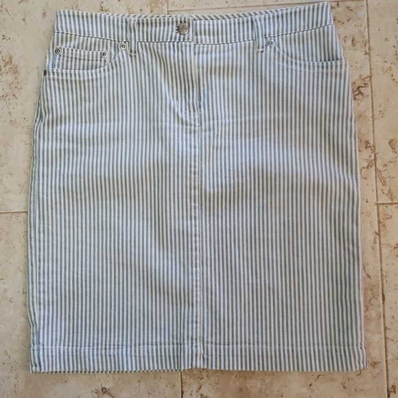 Jones New York Dresses & Skirts - Jones New York Sport Stretch Denim Striped Skirt